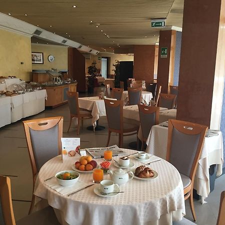 Una Hotel Лоди Экстерьер фото