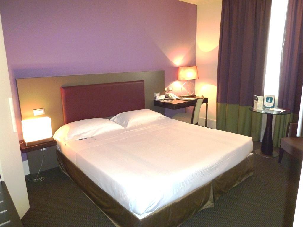 Una Hotel Лоди Экстерьер фото